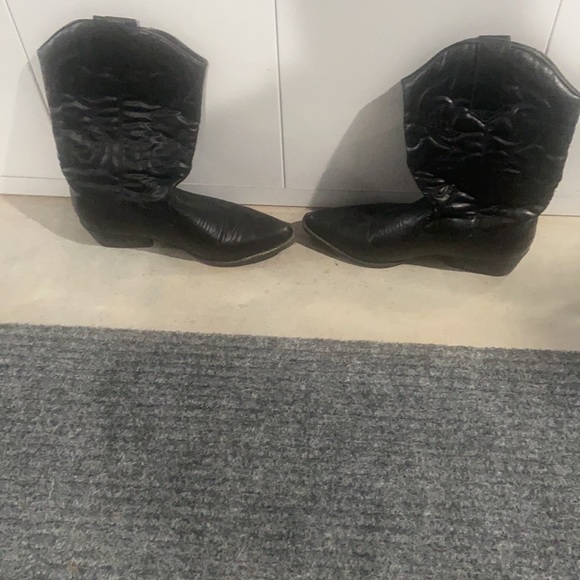 boots - Picture 4 of 4